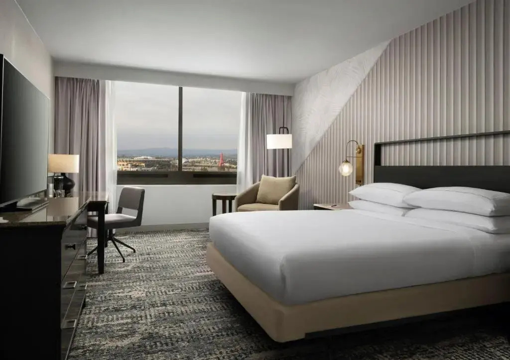 Hotel Fera Anaheim, a DoubleTree by Hilton Hotel