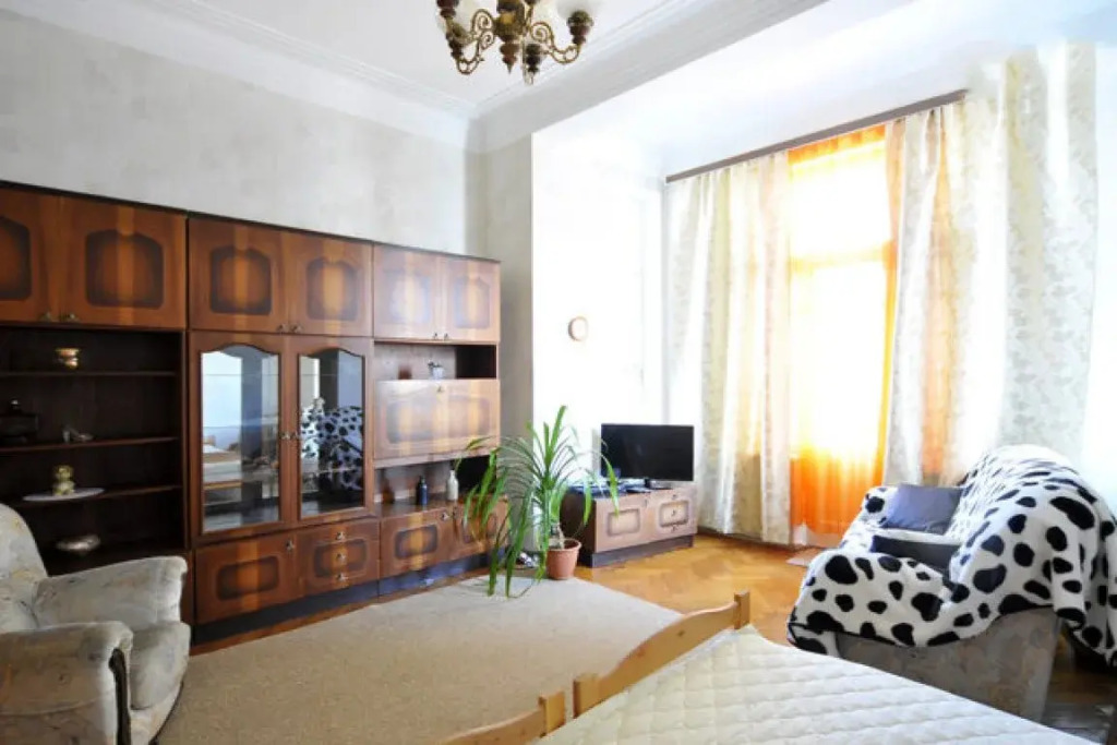 Ester President Hotel