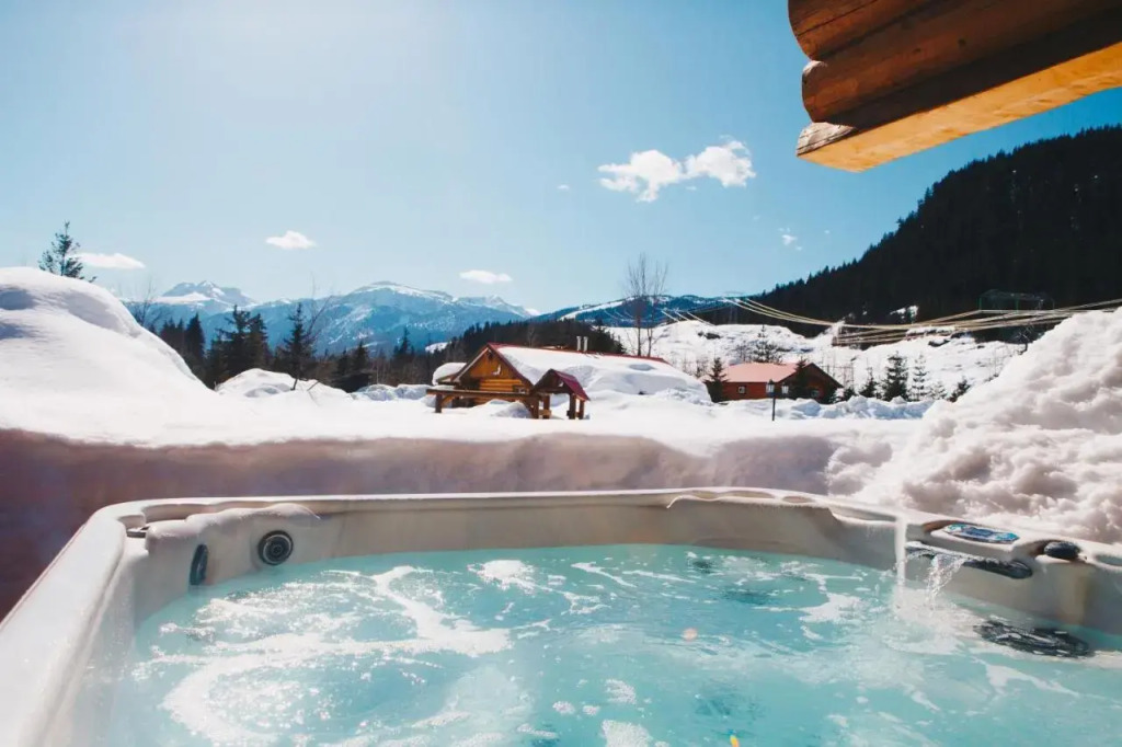 Glacier House Hotel & Resort