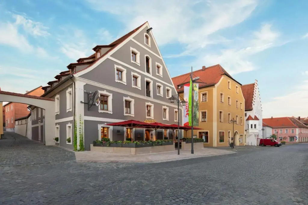 Sperber Bräu - 3-Sterne-Superior Hotel mit Gasthof und eigener Brauerei - kein Ruhetag