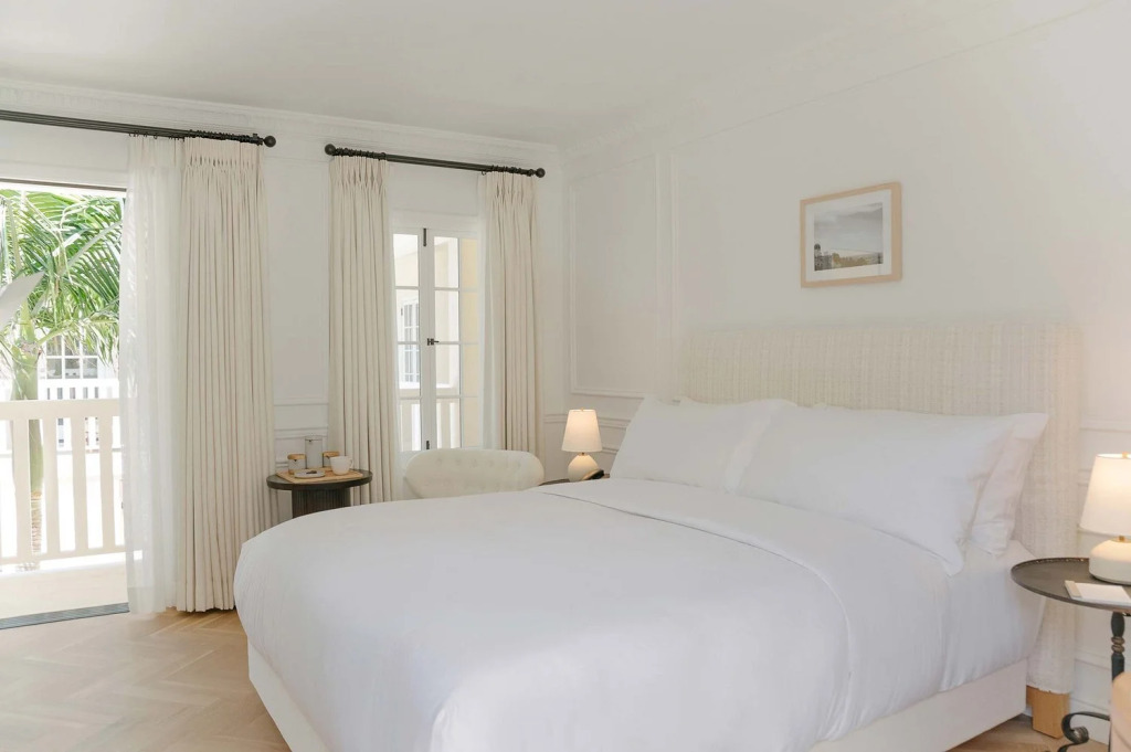 Cara Hotel