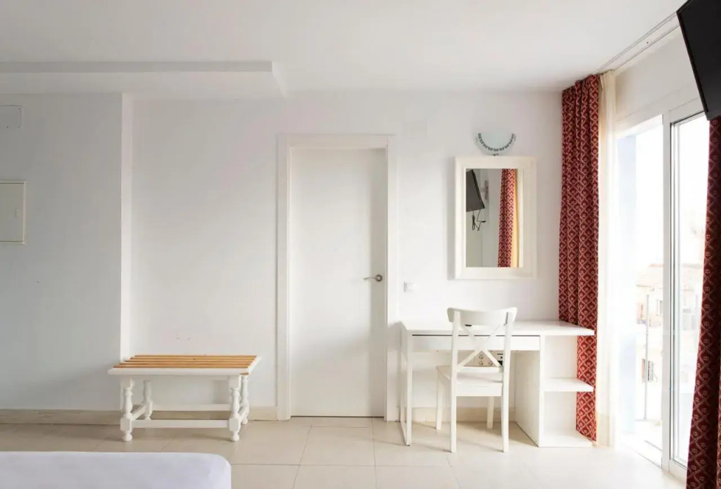 Отель Málaga Eliseos