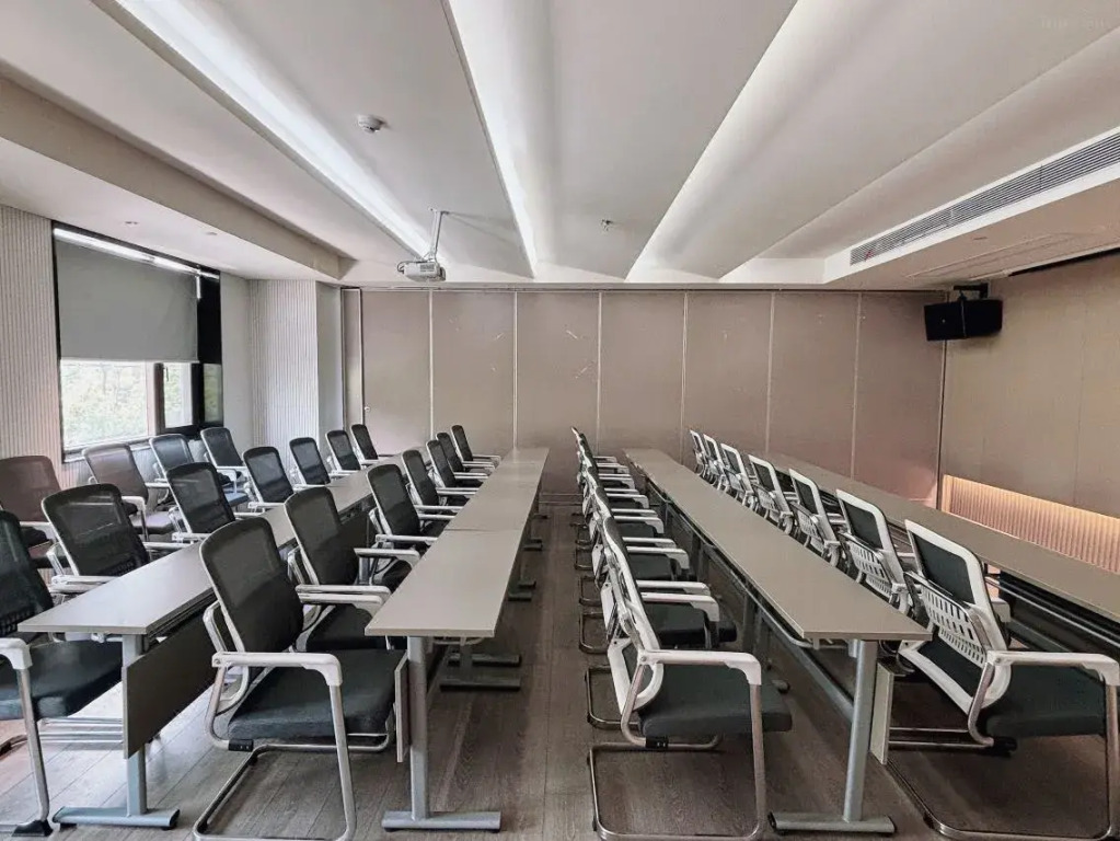 Kyriad Hotel (Haining Hainan Road Branch)