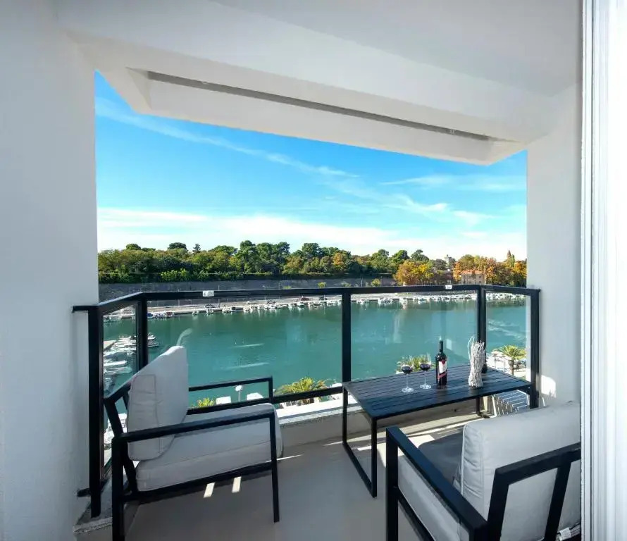 Jazine lux apartment E&T