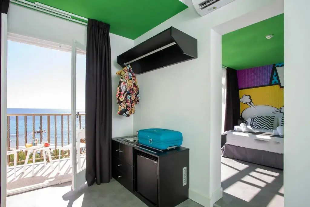 Casual Pop Art Benidorm by Casual Hoteles