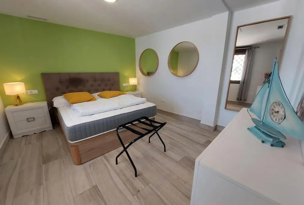 Sun-Ray Apartment