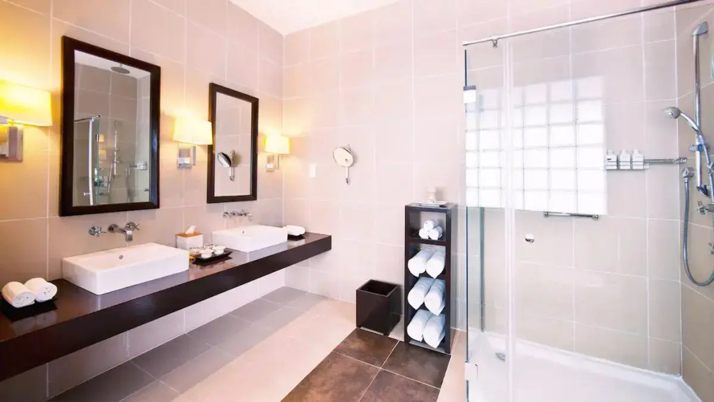 Курорт Adaaran Prestige Water Villas - with Dine around Premium All inclusive - 24 hours - 45 Minutes from Male by Seaplane