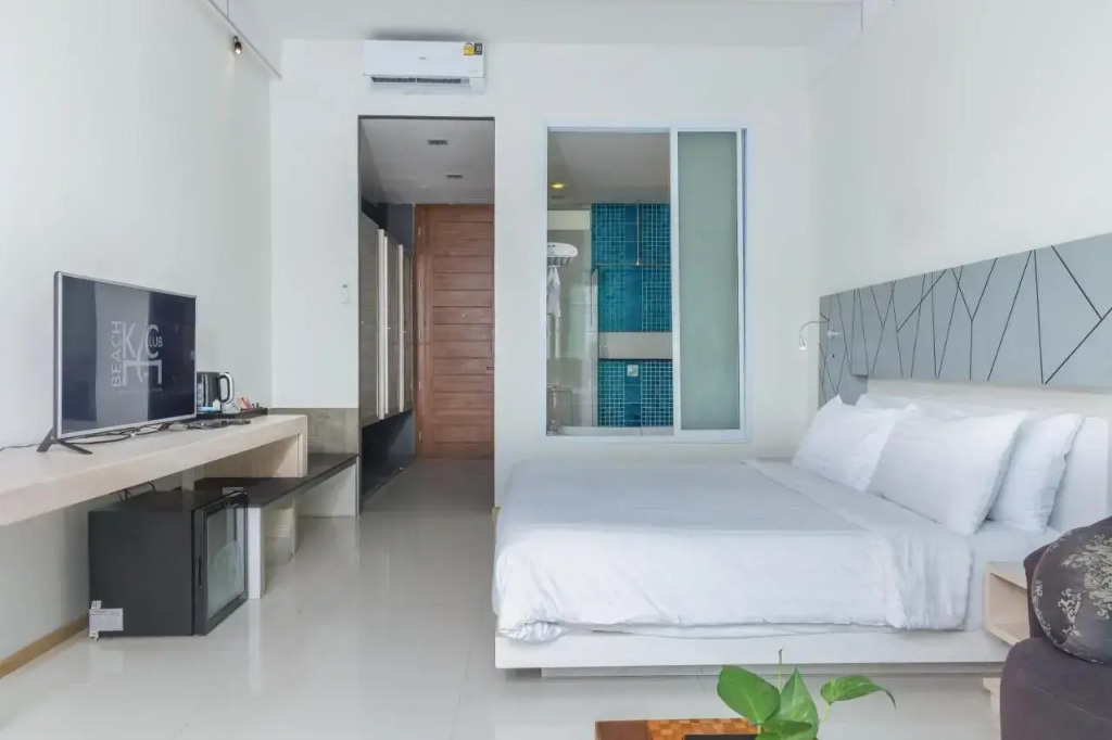 KC Beach Club & Pool Villas