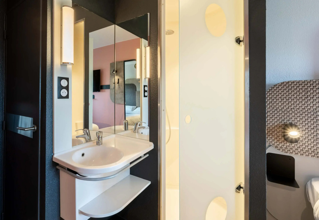 B&B HOTEL Calais Terminal Cité Europe 3 étoiles