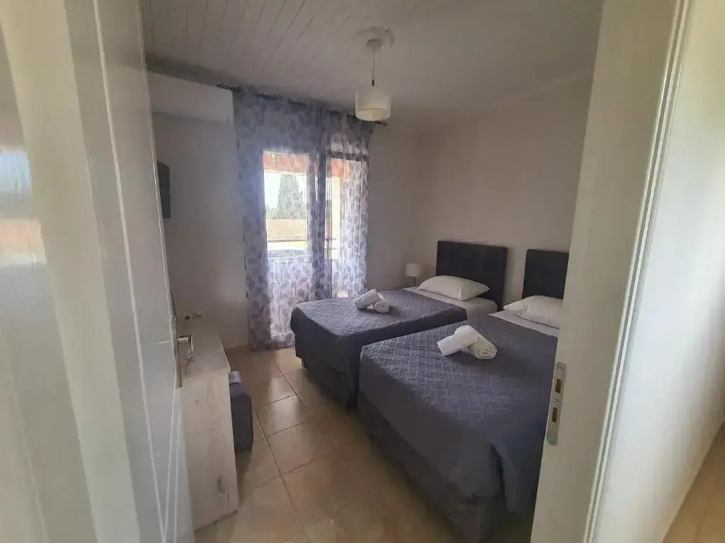Bella De Lux Apts