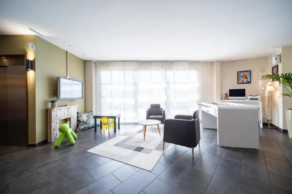 B&B HOTEL Calais Terminal Cité Europe 4 étoiles