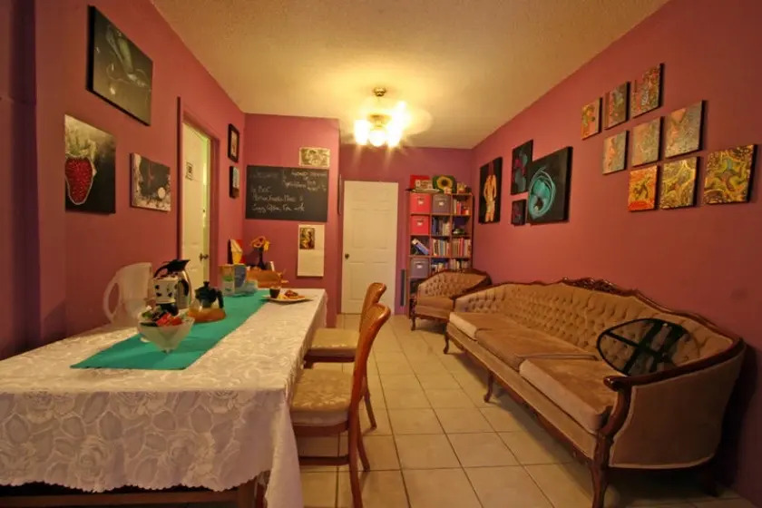 Women's Sage Wellness B&B Hostel & Spa (хостел для женщин)