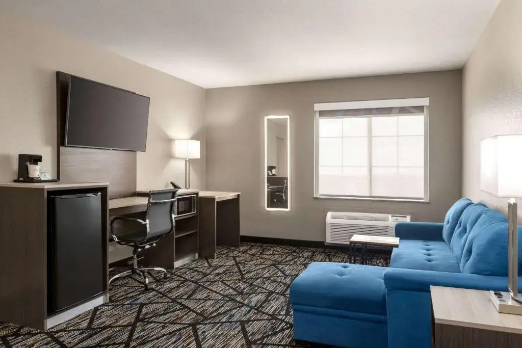 La Quinta Inn & Suites by Wyndham San Antonio N Stone Oak