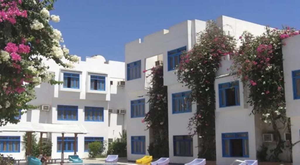Sandy Hotel