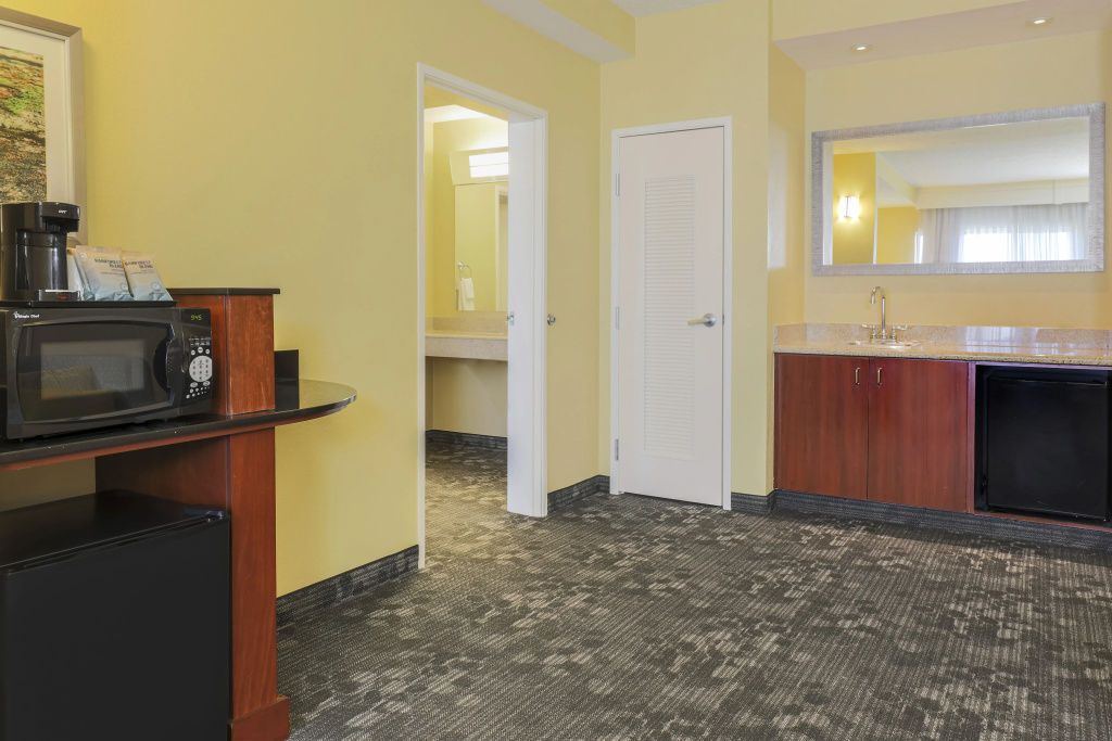 Courtyard by Marriott Austin Airport