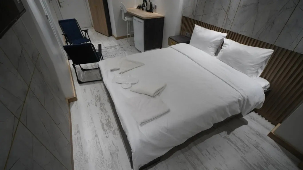 The Blue Mansion Modern Rooms