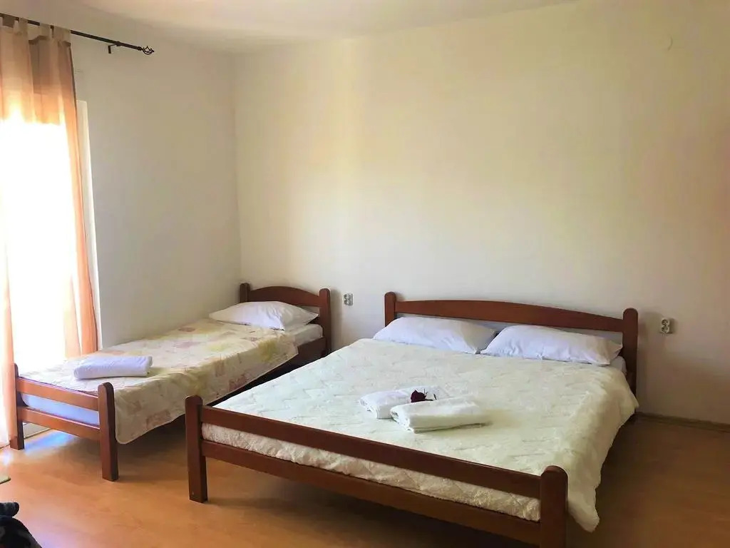 Lazorja Rooms