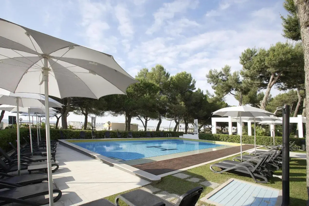 International Beach Hotel