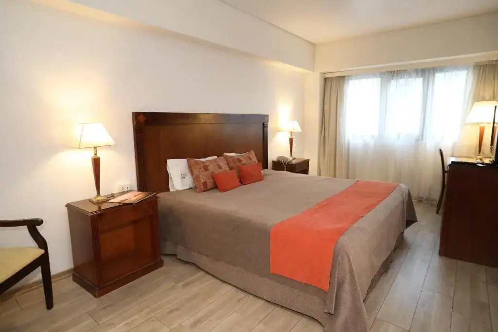 HR Esmeralda Luxor