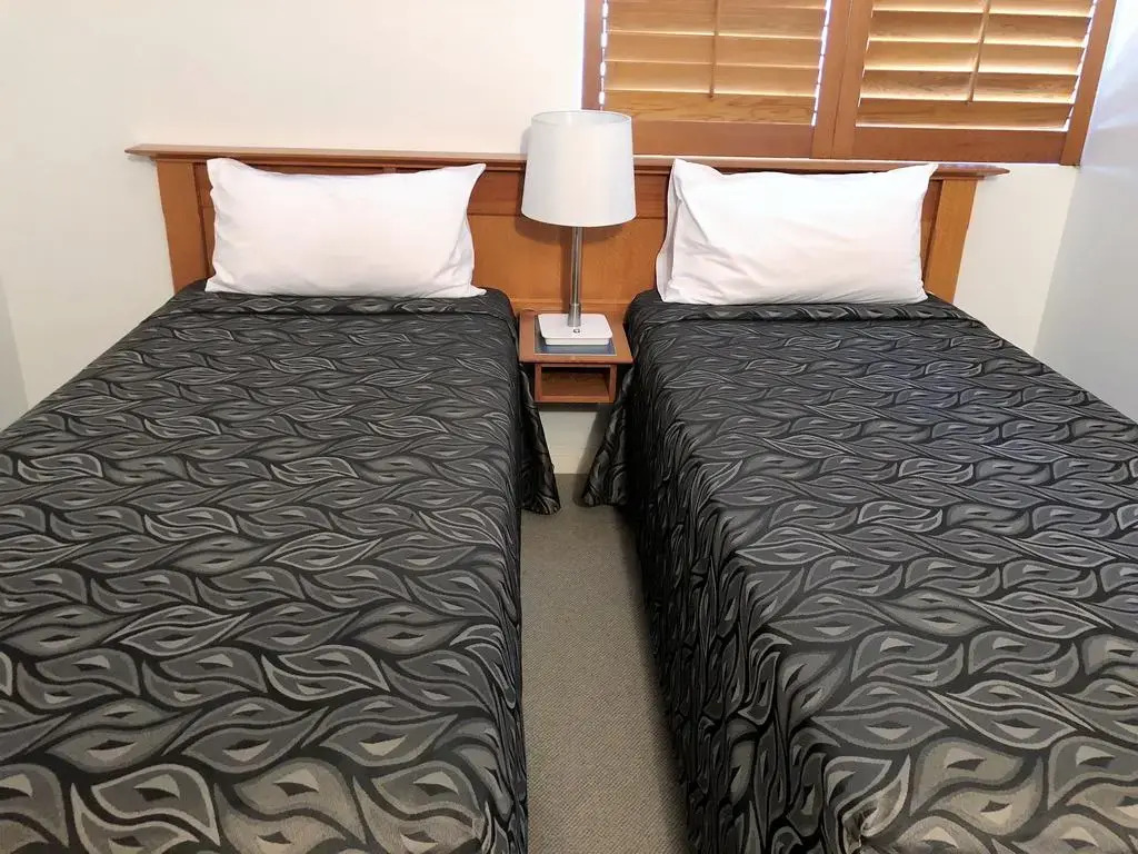 Burnett Riverside Hotel