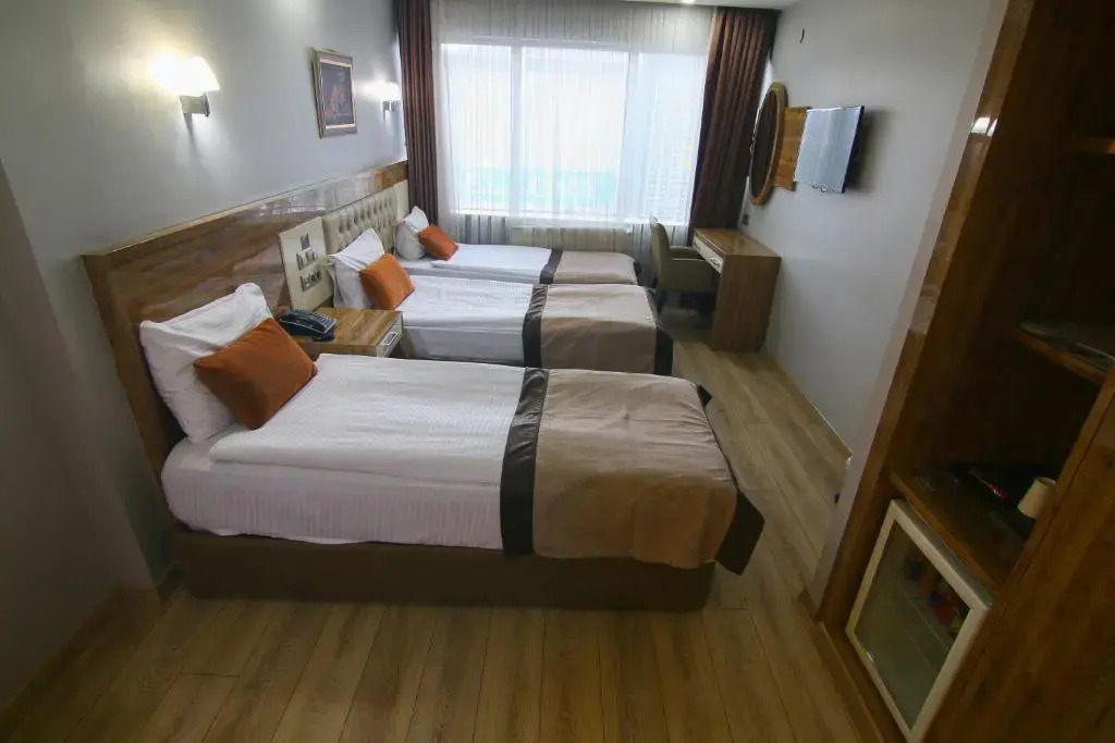 Grand Zara Hotel
