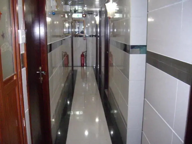 Super 7 Hostel