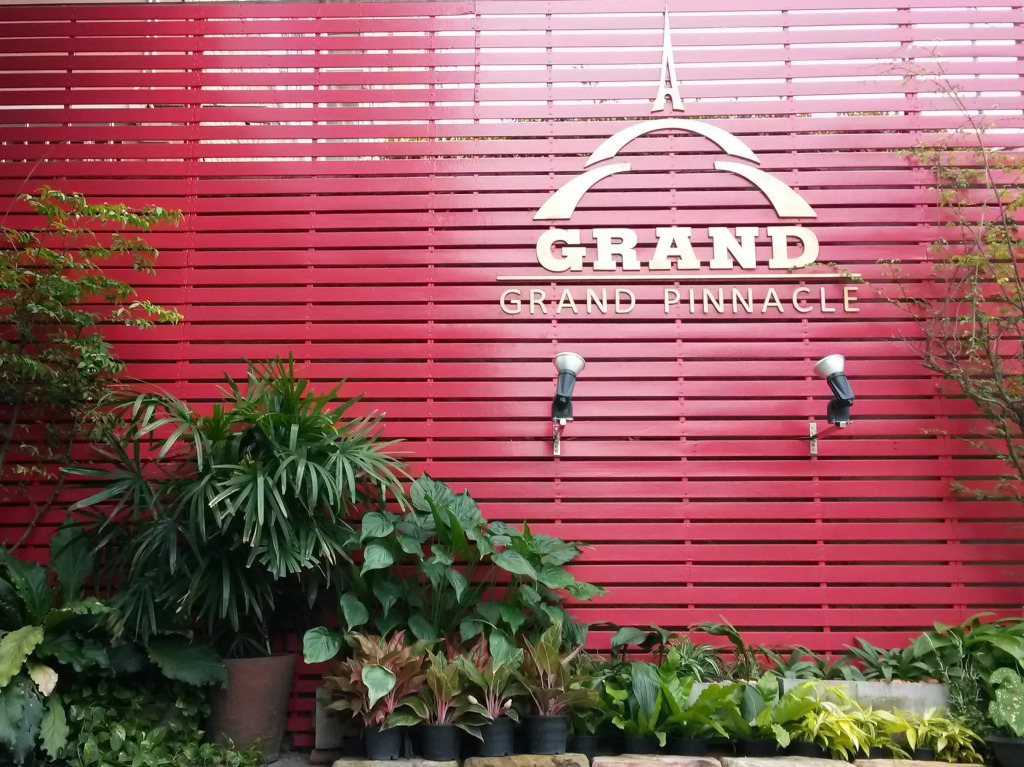Отель Grand Pinnacle