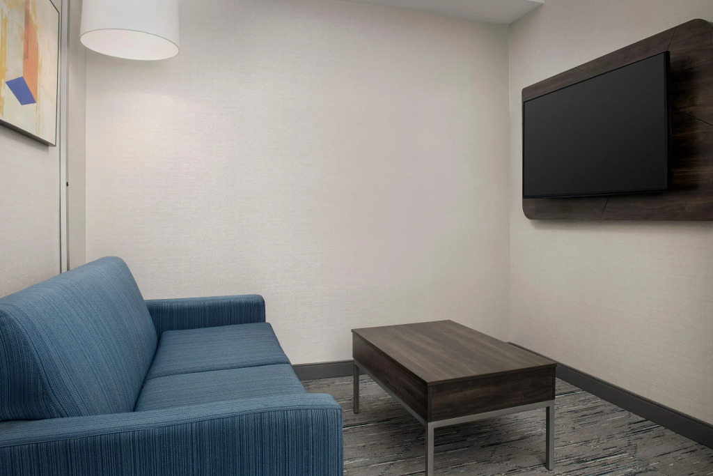 Holiday Inn Express & Suites Knoxville-Clinton by IHG