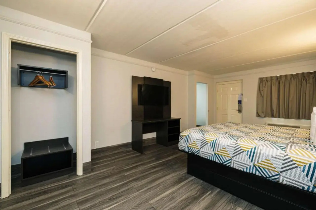 Motel 6 Baytown, TX - Garth Rd