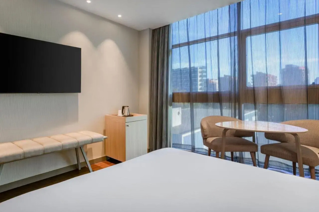 Отель AC Som by Marriott