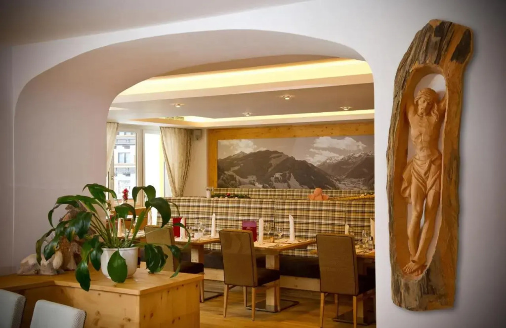 Hotel Alpina