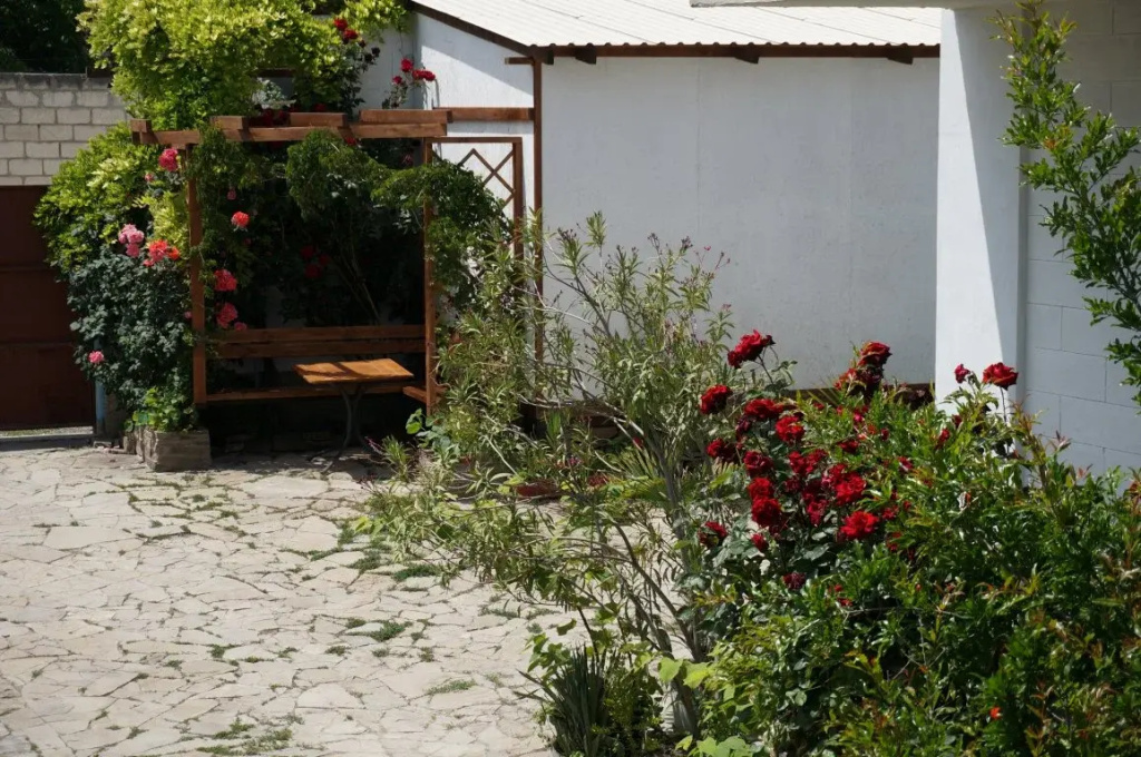 Guest House Yakor