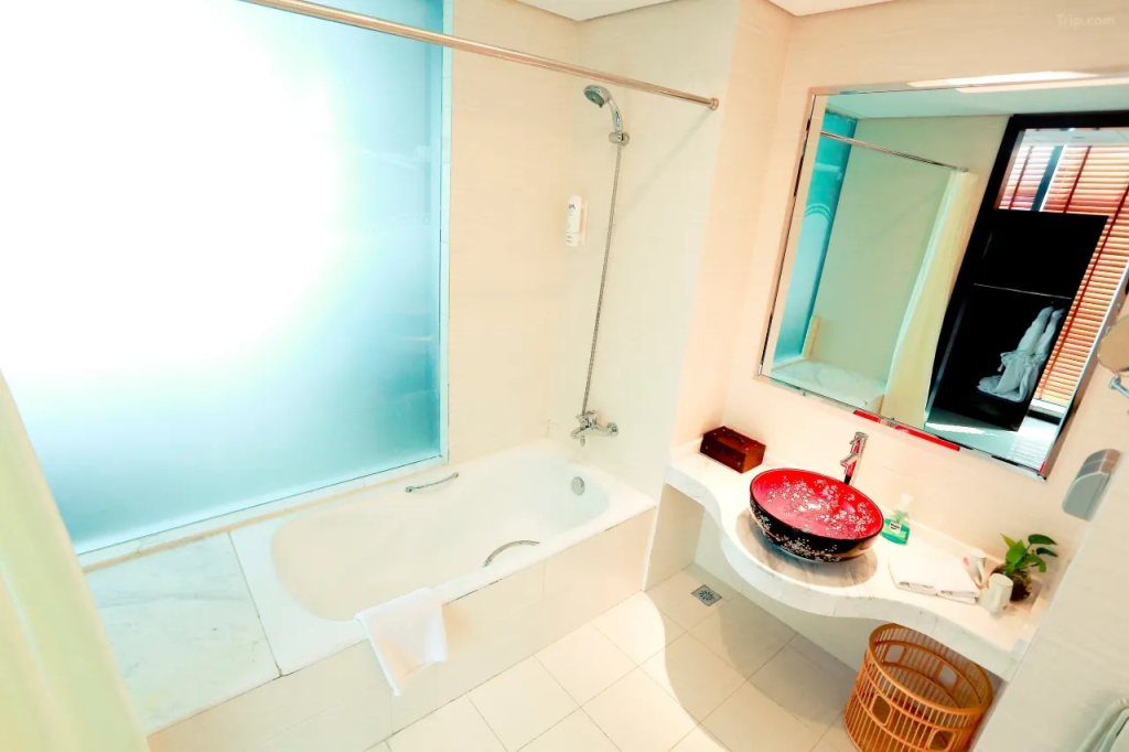 Scholars Hotel (Zhenjiang City Government Sports Exhibition Center)