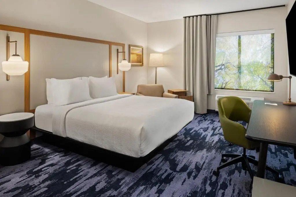 Отель Fairfield Inn & Suites by Marriott Cedar Rapids North
