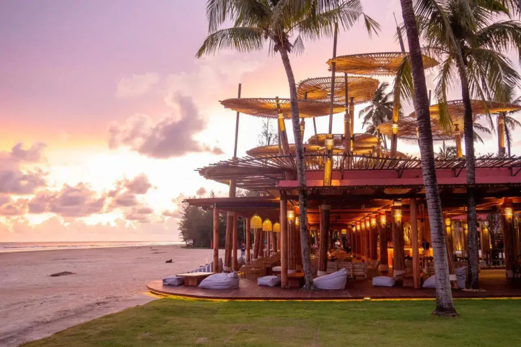 Отель Apsara Beachfront Resort and Villa