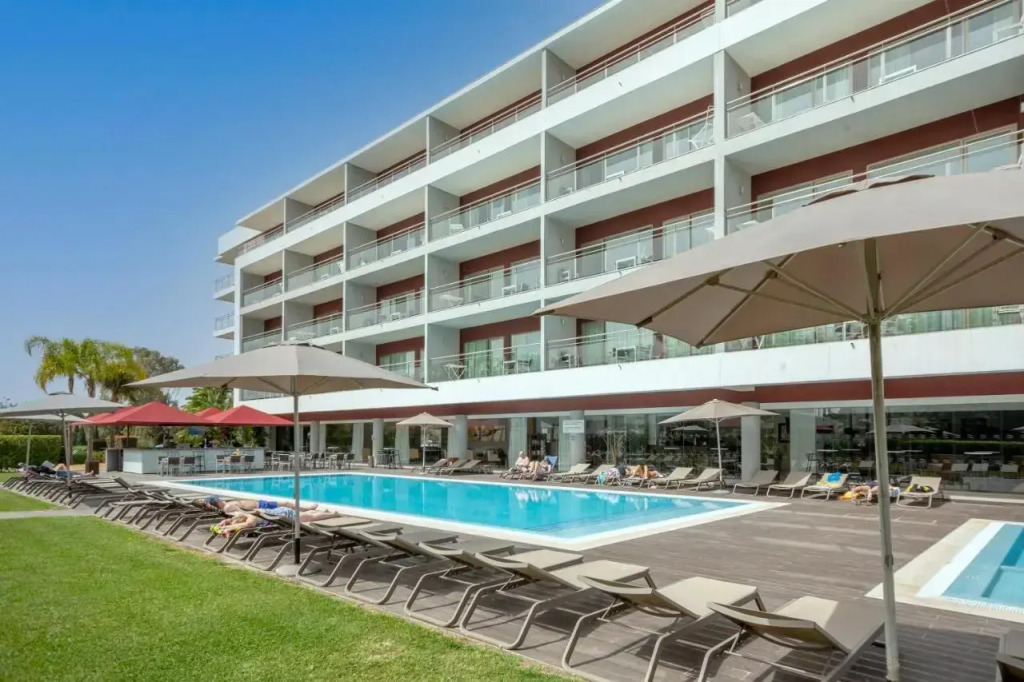 Areias Village Beach Suite Hotel