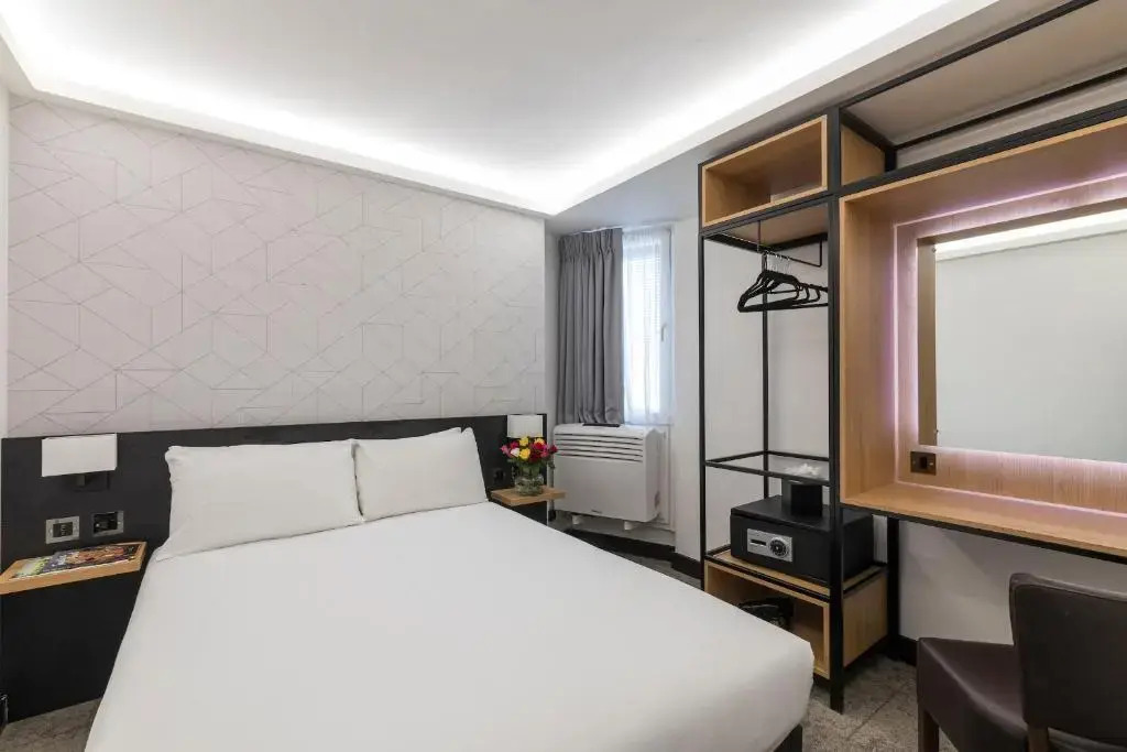 STG Hotel Oxford Street - formerly St Giles London Hotel