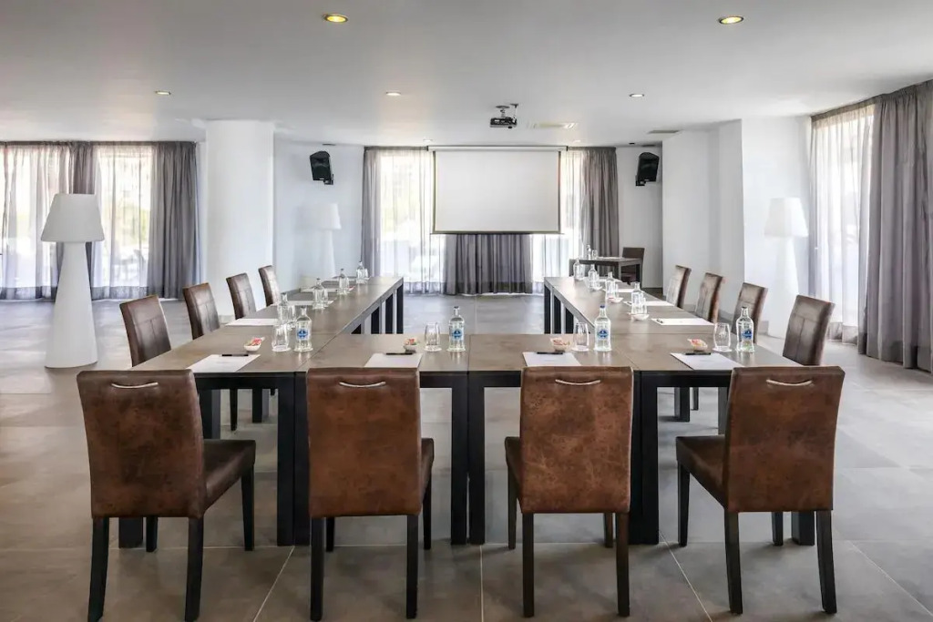 Отель Barcelo Santiago - Adults Only