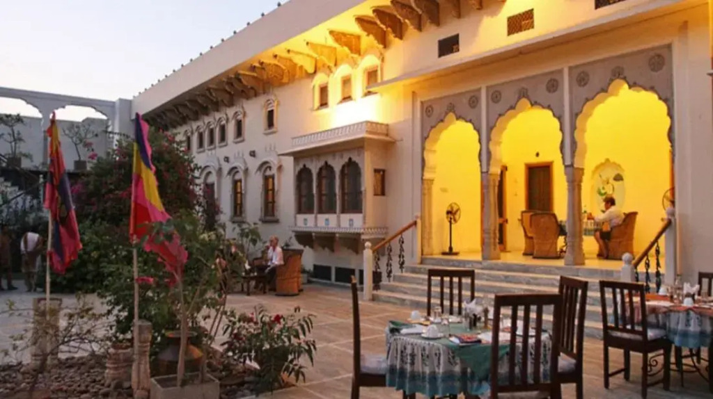 Dera Mandawa