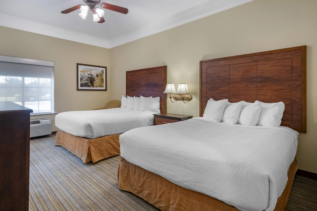 Best Western Plus Monica Royale Inn & Suites