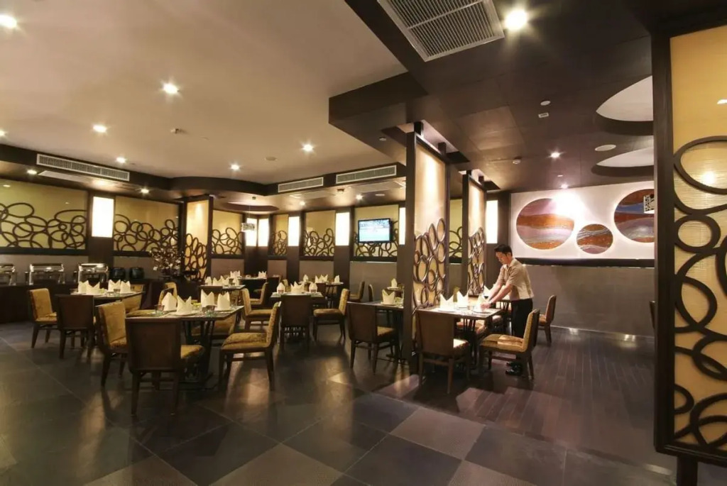 Amora NeoLuxe Suites Hotel