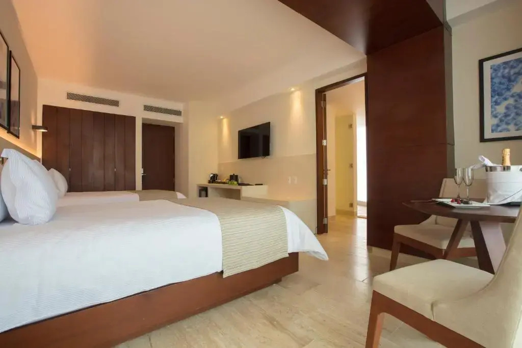 Двухместный люкс Altitude (двуспальная кровать) в Krystal Grand Cancun