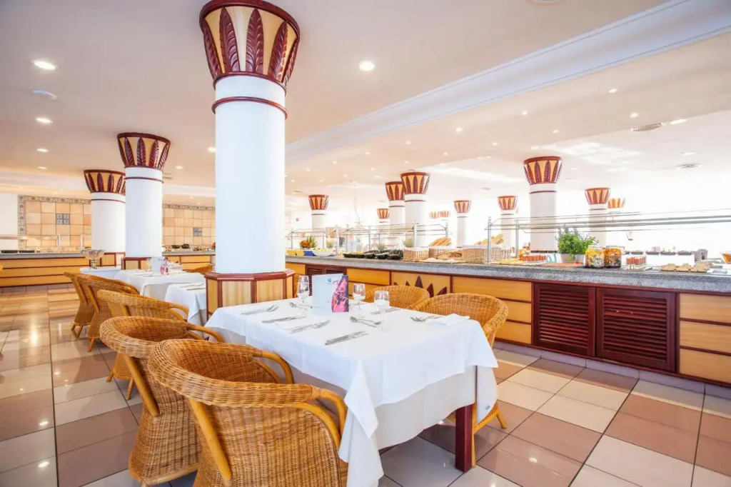 Grupotel Santa Eulària & Spa
