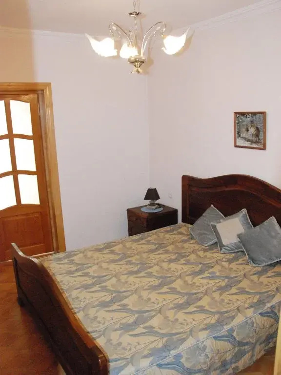 Golden Fleece Apartments