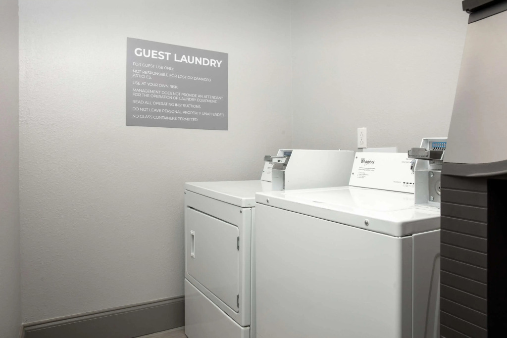 Отель Spark by Hilton Atlanta Cumberland Ballpark
