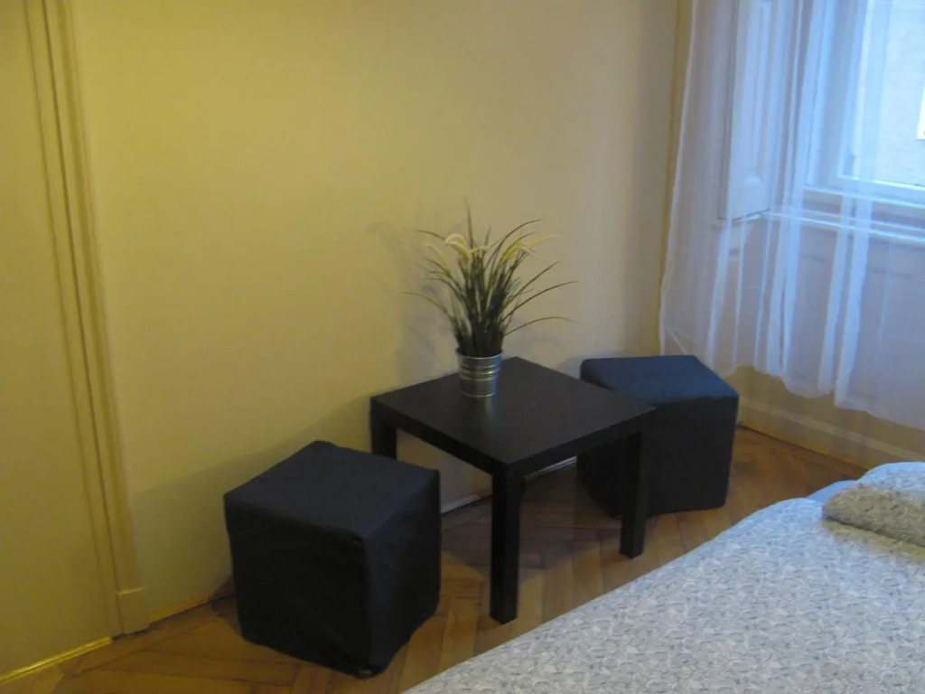Synagouge Astoria Guest House