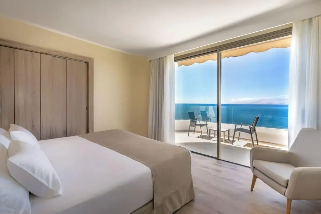 Отель Barcelo Santiago - Adults Only