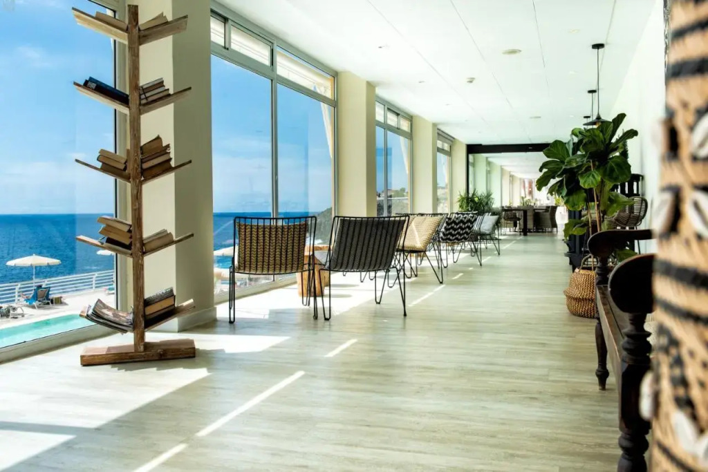 Atlantic Holiday Hotel