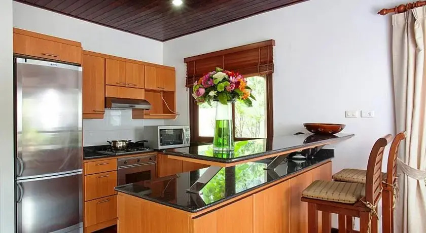 Villa in the Garden, Surin Beach with private spa