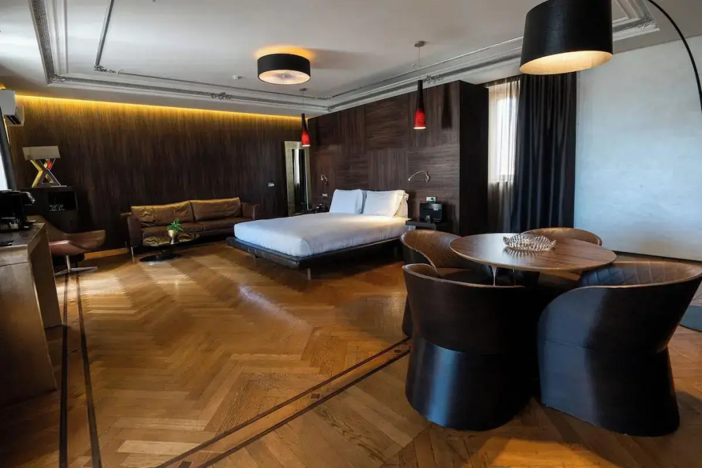 Отель Divina Luxury